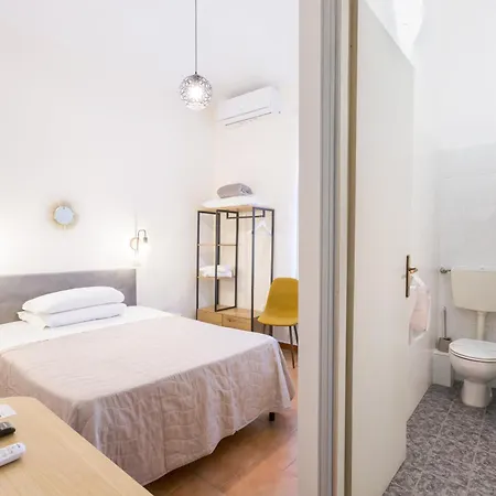 Castello Ξενοδοχείο 3*